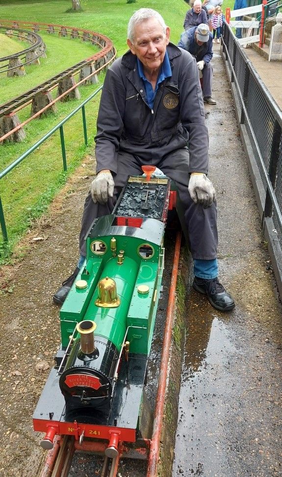 Frank Staniforth stopping to take on water.